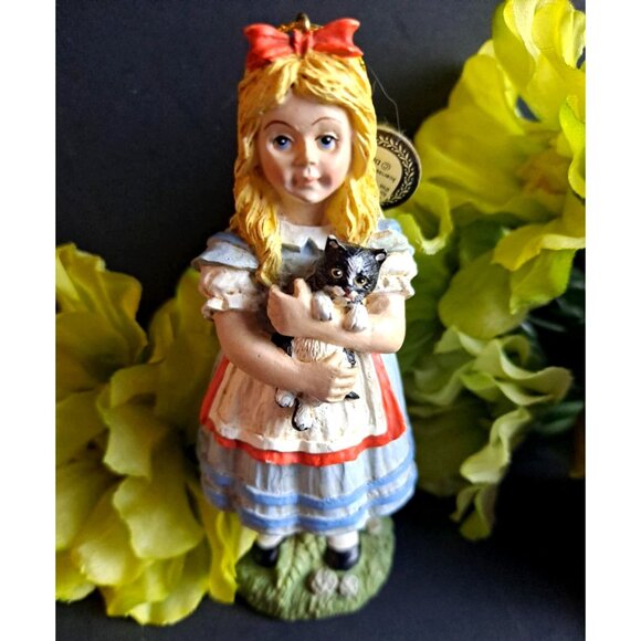 3D Alice in Wonderland Christmas Ornaments | Smithsonian - Picture 2 of 8